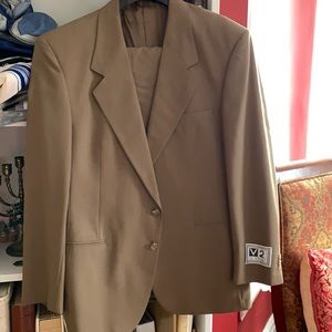 Versace V2 suit vintage from 90th’s light brown large size. Good condition